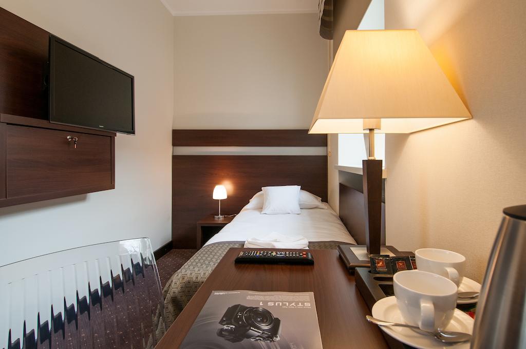 B&B Wieniawa Parking I Sniadanie W Cenie! Breakfast And Parking Included! Leszno  Rum bild